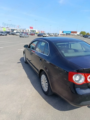 Vând autoturism Volkswagen Jetta 1.9 TDI  an 2008 - imagine 4