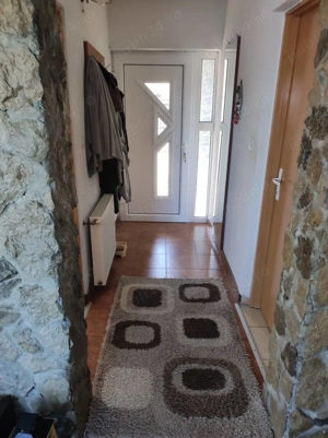 Vând sau schimb casă cu  apartament - imagine 3