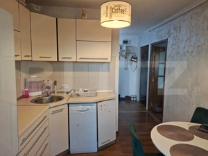 Apartament decomandat, 3 camere, 2 bai, zona Nicolina  - imagine 8