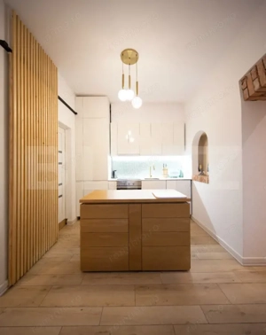 Apartament cu personalitate, tavan înalt și terasă – zona Scala Center - imagine 6