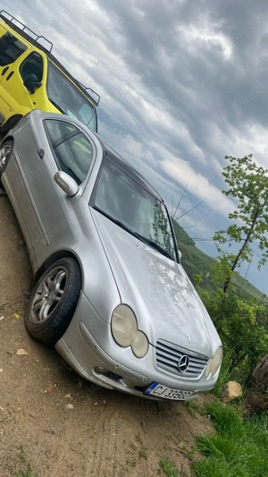 Vând Mercedes în stare perfectă.