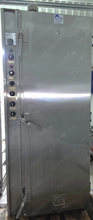 Echipament de afumare cu ventilare si coacere