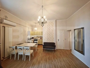 Apartament cu 3 camere, stil evreiesc, central, 80 mp – Oradea