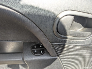 Vând Ford Fiesta 2006 motorină - imagine 3