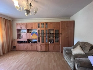Apartament 3 camere de vânzare - Zona Centrală / 2 băi - imagine 3