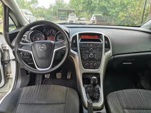 Opel astra j, an 2011, 1,3 cdti  - imagine 4 Opel astra j, an 2011, 1,3 cdti  - imagine 4