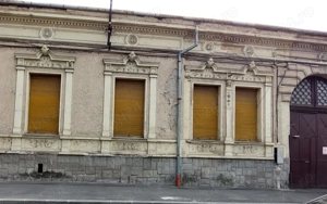 Casa de vanzare   zona centrala, locatie excelenta, front stradal 10m