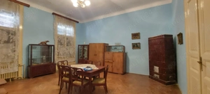 Casa de vanzare   zona centrala, locatie excelenta, front stradal 10m - imagine 3