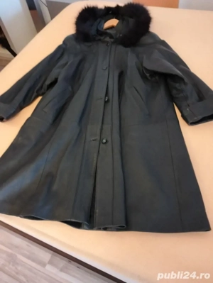 Vand haina de piele lunga