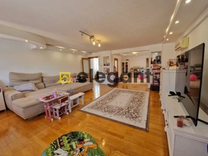 Casa D+P+1E+M si spatiu S+P, 862 mp, teren 690 mp, Piata Chiriac