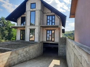 Casă in centrul comunei Preutesti, jud Suceava la 5 km de Falticeni!