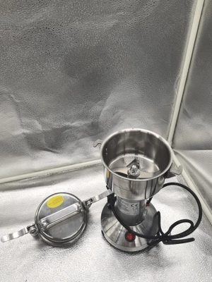 Grinder Royalty Line 850W puternic si compact