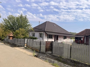 Vând casă cu grădină  - imagine 4 Vând casă cu grădină  - imagine 4