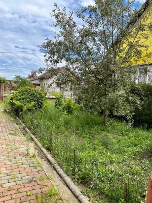 Casă si teren spațioase de vânzare  - imagine 8