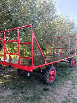 Trailer de fân baloți