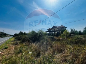 Casă / Vilă in constructie teren 3240 mp - imagine 7