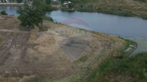 Teren Intravilan de Vânzare – 5.000 mp cu Deschidere la Lac.