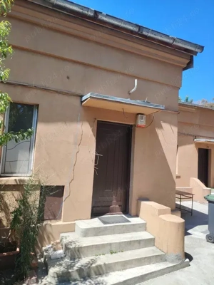 Unirii   Restaurant Budapesta  casa singur in curte 4 camere