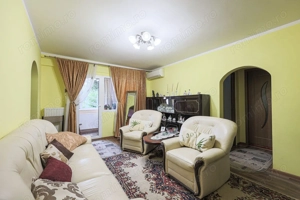 Apartament, la etajul 1, cu balcon spre zona verde, malul Muresului