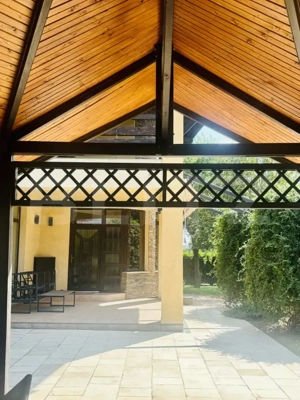 Proprietate de excepție – reședință de lux cu teren generos și dotări premium - imagine 3