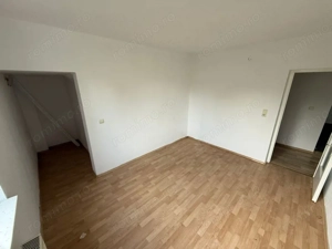 Apartament 3 camere, in casa tip vilă, cu terasă extinsă, grădină + parcare - imagine 8
