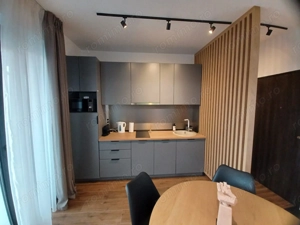 Chirie, ap 2 camere, ultracentral, parcare. 500 E /lună. Comision 0