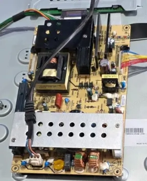 sursa fsp223-3f02 de pe tv Grundig 32vlc6123t2