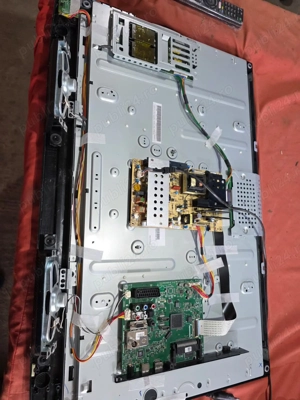 Dezmembrez tv Grundig 32vlc6123t2