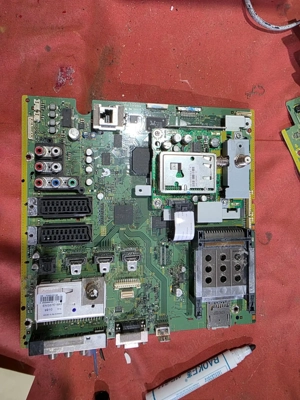 placa de baza tnph0795 de pe tv Panasonic tx-p42g15e