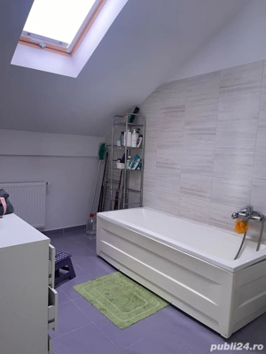 Proprietar vand casa