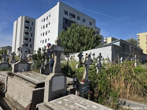Cripta funerară cimitir Adormirea Maicii Domnului Giulesti