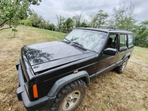 Vând Jeep Cherokee 2.5 în stare buna de funcționare  - imagine 9
