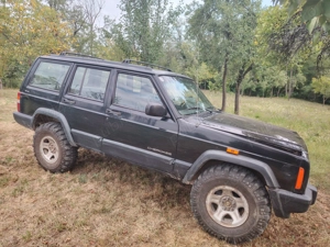 Vând Jeep Cherokee 2.5 în stare buna de funcționare  - imagine 8