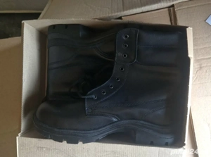 Bocanci din piele, moderni