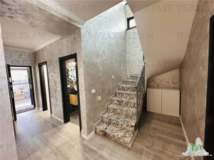 VILA ULTRA LUX EXCLUSIVISTA IN ROSU, 5 camere,320 mp teren, 286 mp construiti, drum privat! - imagine 8