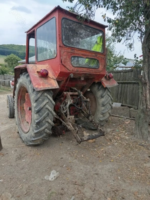 Vând tractor U650 