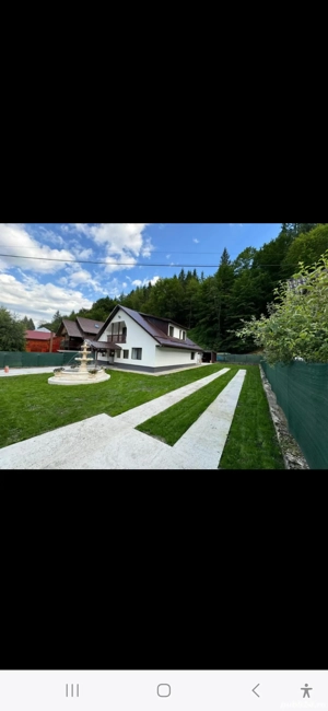 Casă pensiune de vânzare