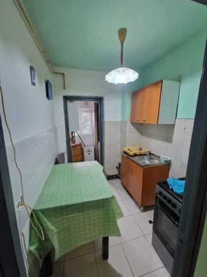 Garsonieră spațioasă și luminoasă, etaj 1, Decebal - imagine 5