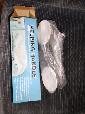 Bara si maner cabina dus, furtun gradina trusa scule cablu HDMI pret mediu 25 lei pe buc.