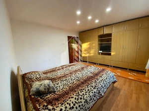 Casa P+1 cu 2 apartamente - pozitie excelenta pe Aleea Ghirodei - imagine 12