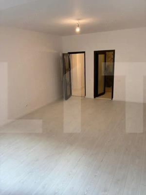 Apartament tip vilă, 4 camere, 3 niveluri, curte proprie 40 mp, intrare separa - imagine 15