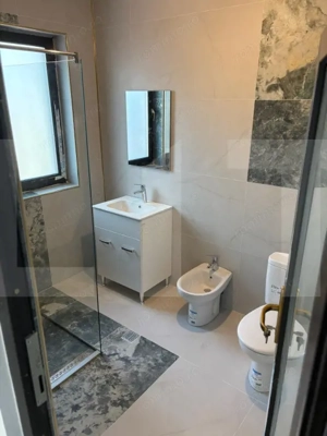 Apartament tip vilă, 4 camere, 3 niveluri, curte proprie 40 mp, intrare separa - imagine 14