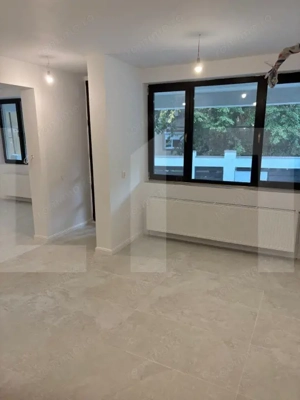 Apartament tip vilă, 4 camere, 3 niveluri, curte proprie 40 mp, intrare separa - imagine 6