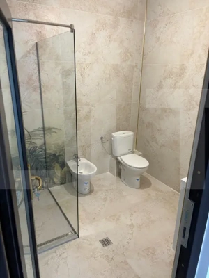 Apartament tip vilă, 4 camere, 3 niveluri, curte proprie 40 mp, intrare separa - imagine 17