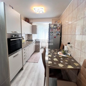 | Apartament cu 3 camere | Micro 16 | Etaj 3 | - imagine 4