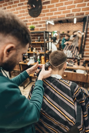 Angajăm frizer cu experiență - imagine 3