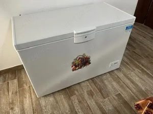 Vând lada frigorifica Beko HSM37540, 360 l. Clasa E, conditii extreme, securizare yala, alb.