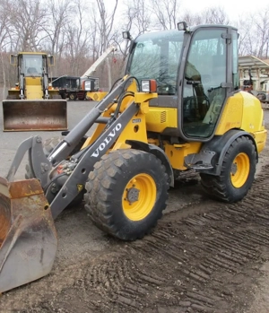 2004 volvo l25b