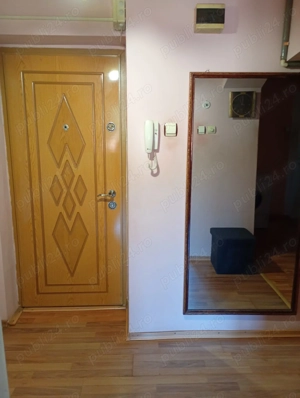 Vând apartament 3 camere Petrosani