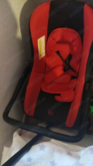 Vand scoica auto noua premergător pat nou care se face țarc și tricicleta 